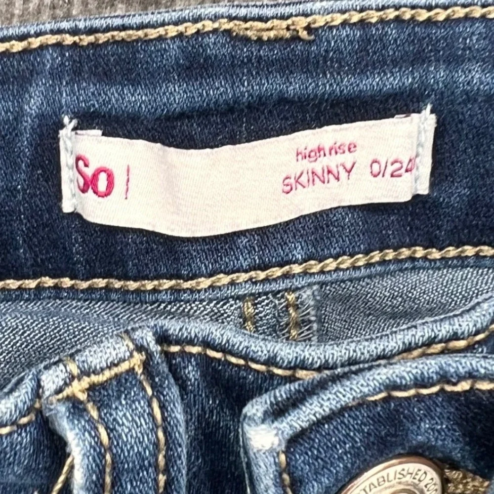 SO Womens High Rise Skinny Jeans Medium Wash Button Fly Size 0 24 Blue Denim